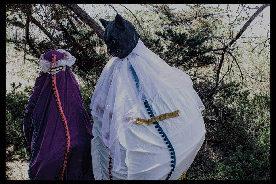 <em>Walking through worlds re-gendering space</em>