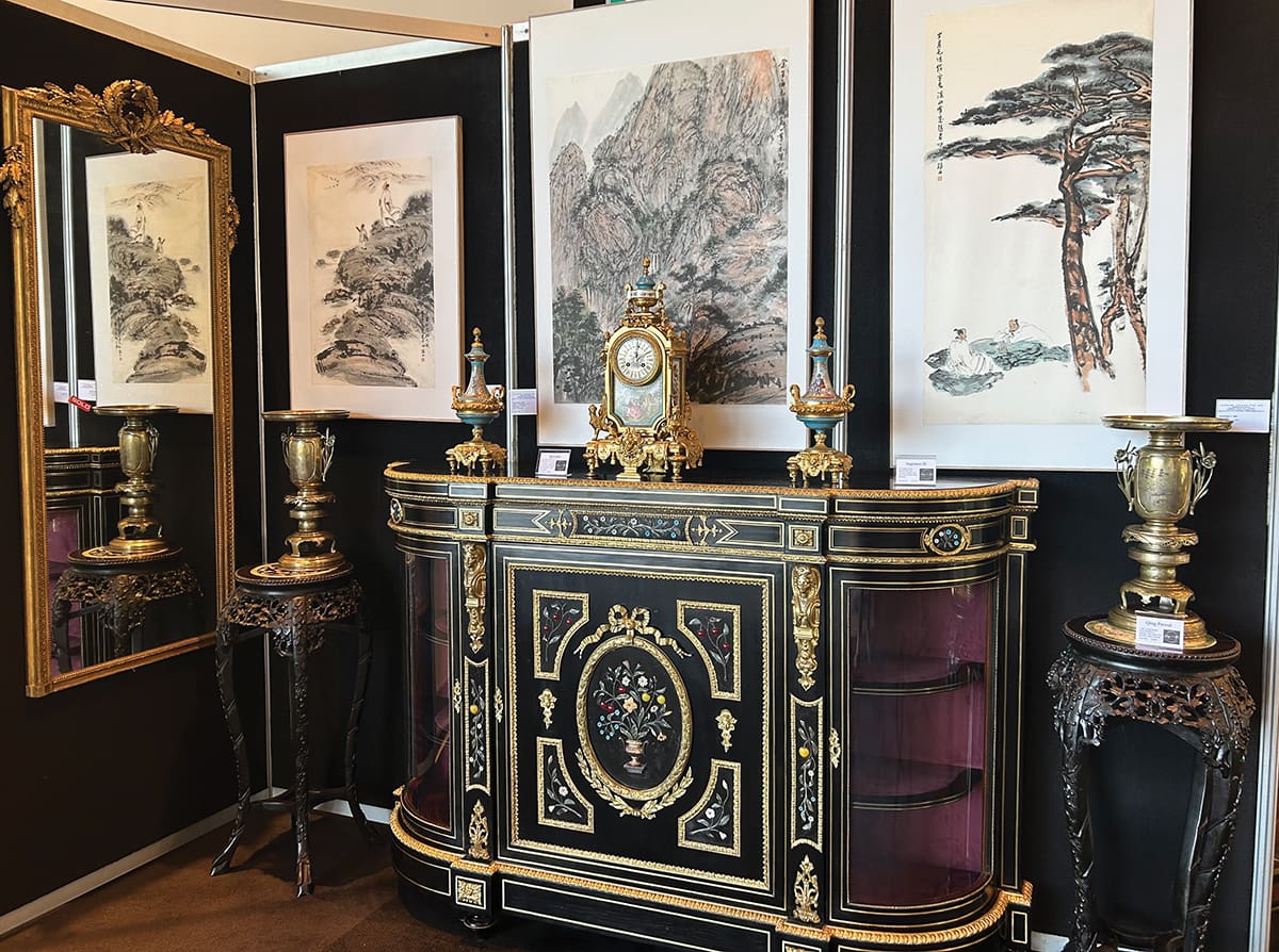 Lauraine Diggins Fine Art with Antique and Retro Warehouse